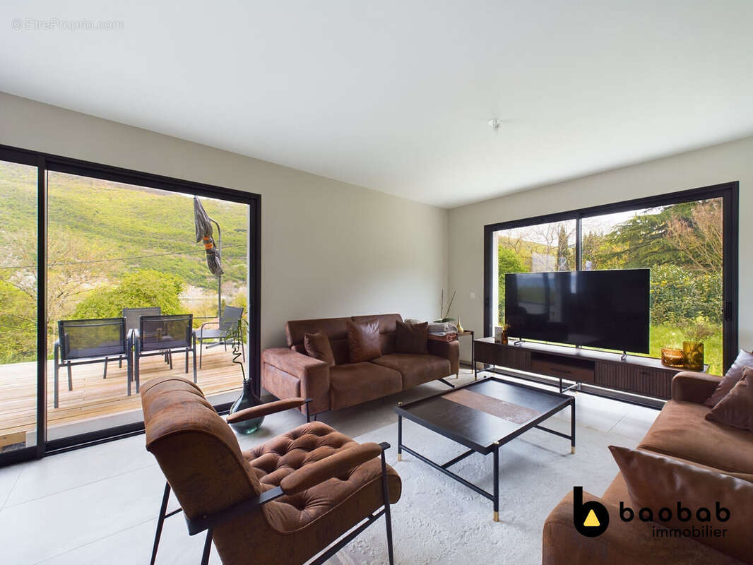 Maison à BRISON-SAINT-INNOCENT