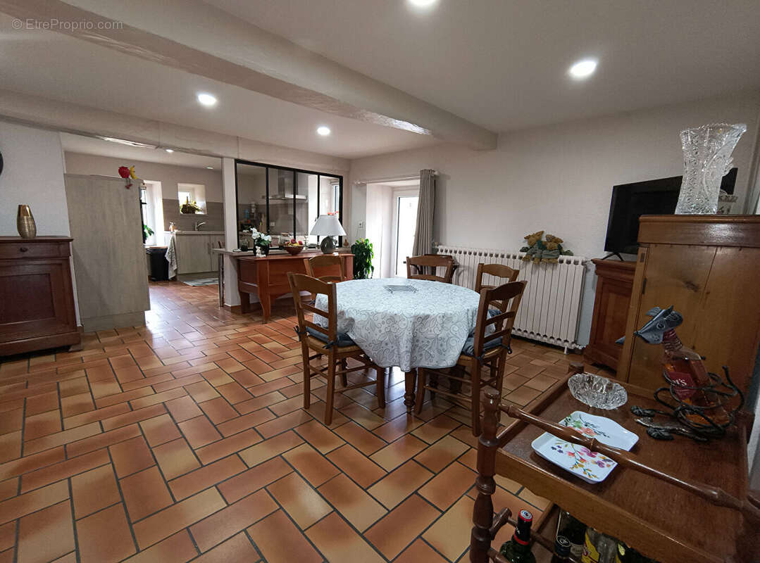 CREUSE- Près de La Souterraine- Maison de 4 chambres avec jardin - photo 3
