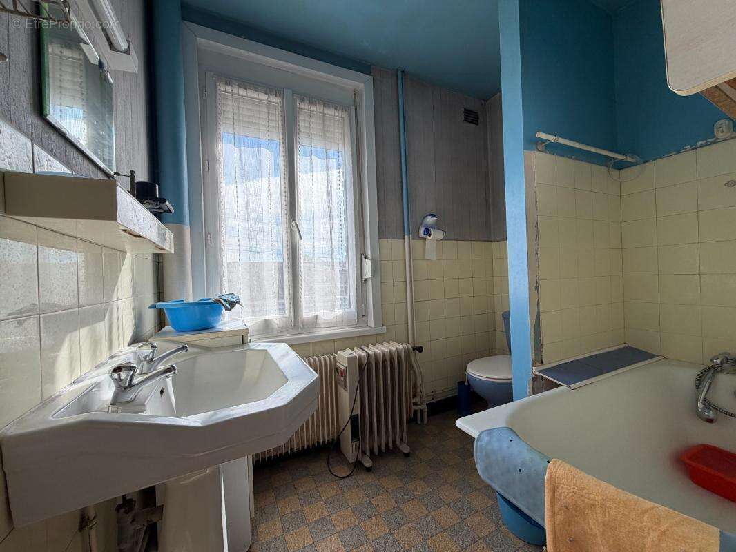Maison en briques a renover,120m², grand sous/sol - photo 7