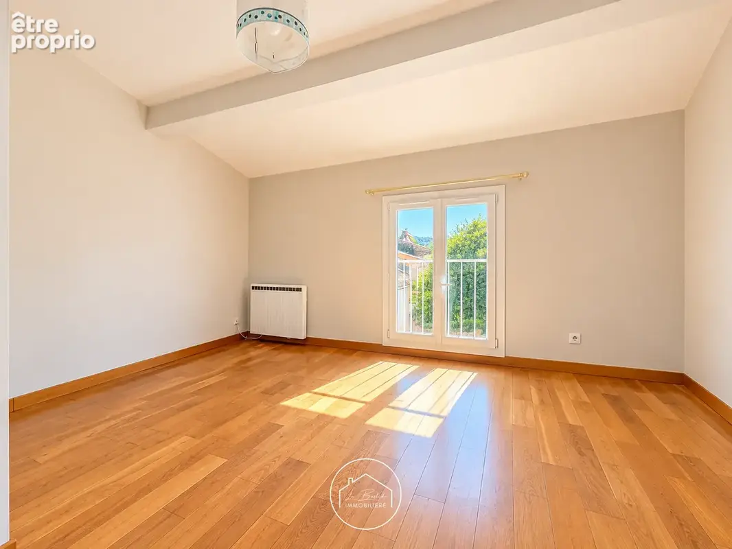 GÉMENOS au cœur du village   Charmant triplex 4 pièces de 91.56 m2. - photo 7