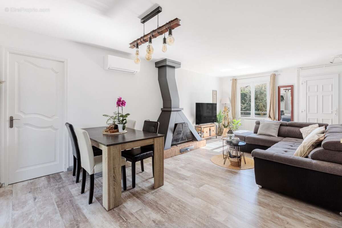 Maison à CASTELGINEST