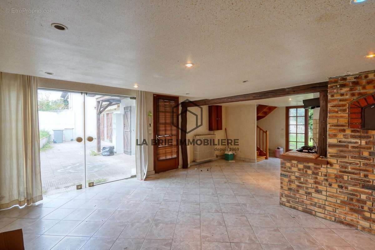 Maison 179 m² à Villecresnes  - photo 3