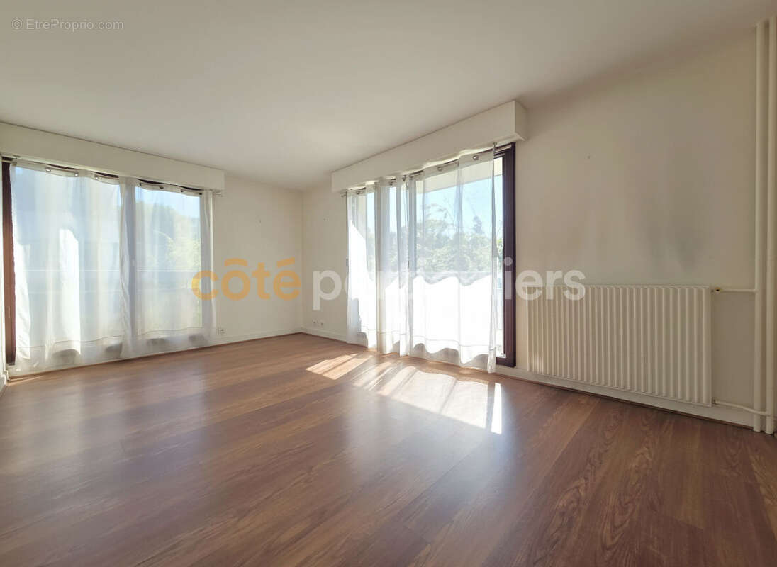 Appartement Saint Germain En Laye 2 pièce(s) 43.07 m2 - Balcon et Parking - photo 3