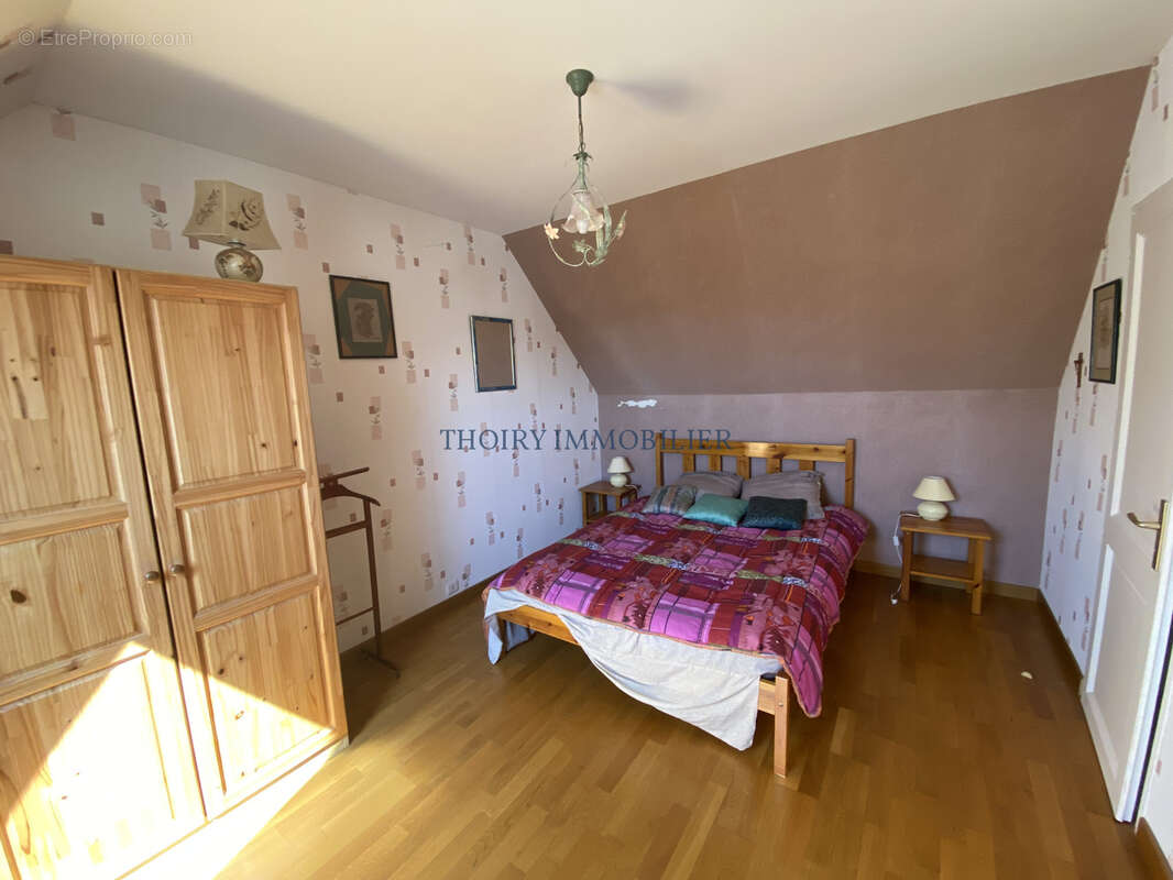Maison à THOIRY