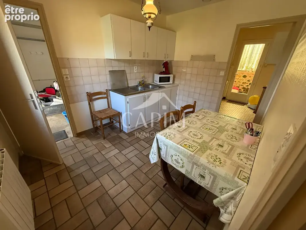 Maison Melle 6 Pièces- 112m² hab - 5 ch. -  Deux garages- Terrain 1073m²-Dépendance-Bon état - photo 4