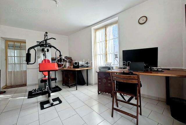 Maison à OLLAINVILLE