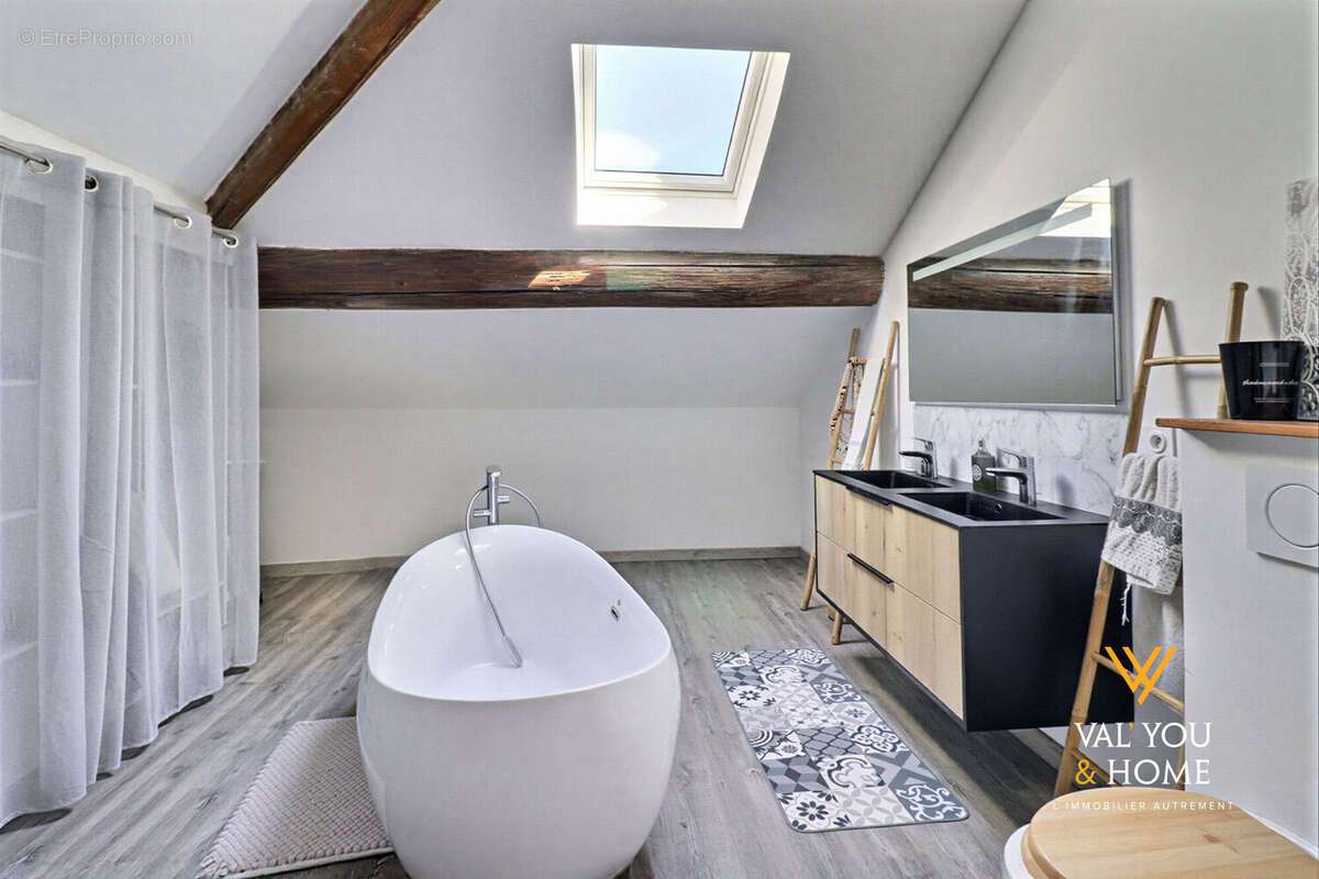 SALLE DE BAIN 2 - Maison à MIONS