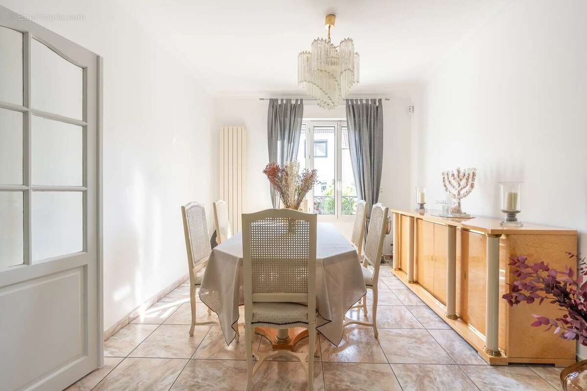 Maison à LE PERREUX-SUR-MARNE