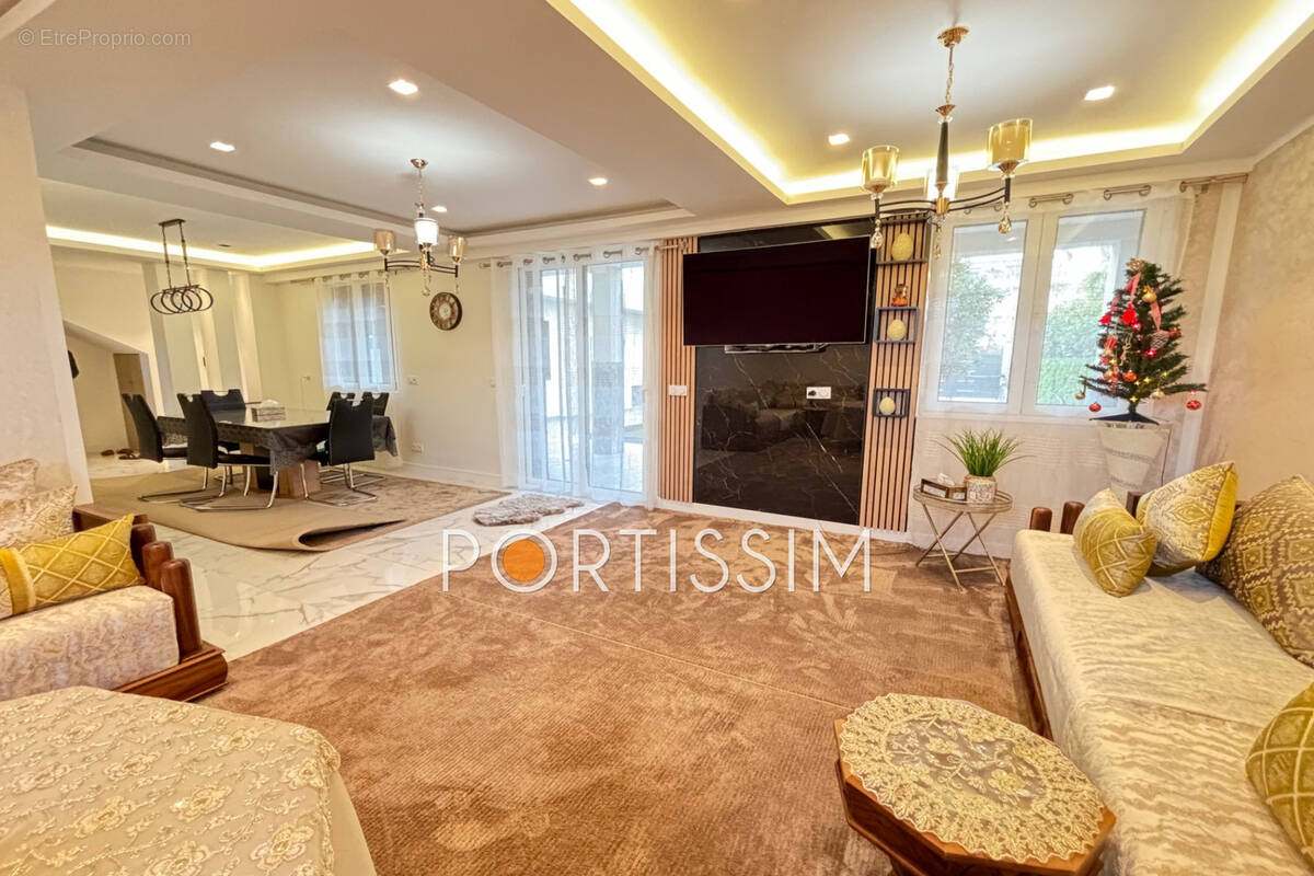 Maison à SAINT-LAURENT-DU-VAR