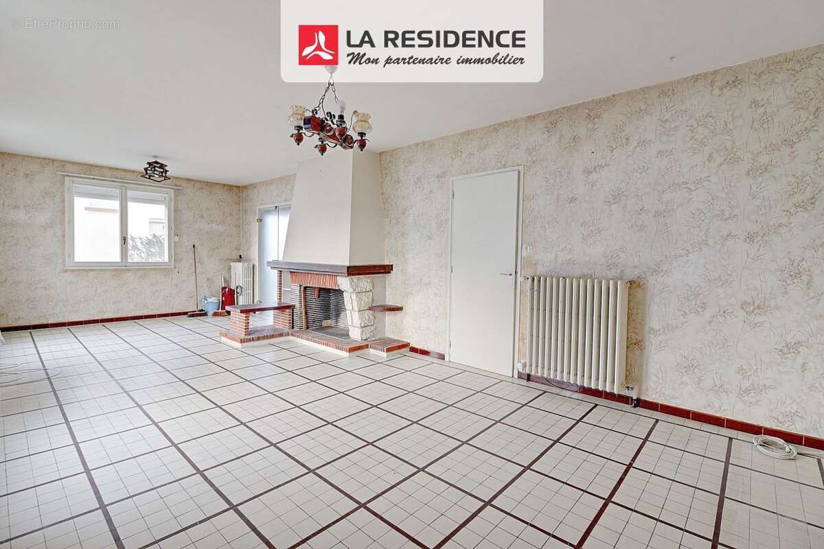 Maison à LA CHAUSSEE-SAINT-VICTOR