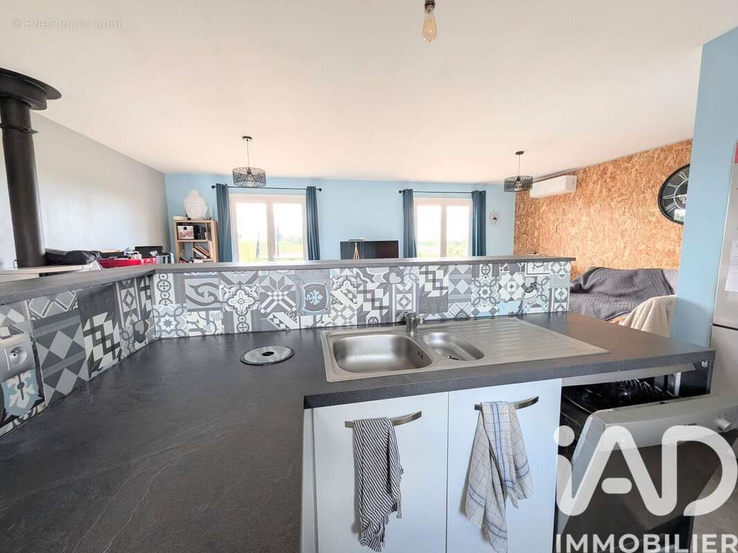 Maison 93 m² à Sainte-Gemme  - photo 8