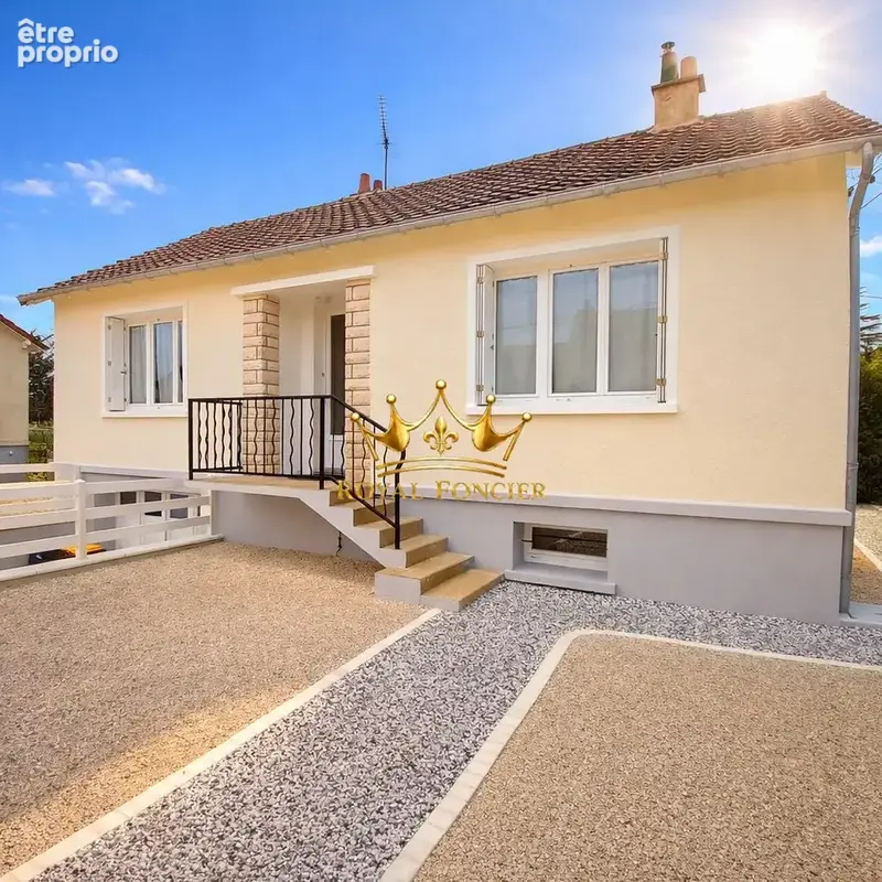 Maison à DANGE-SAINT-ROMAIN