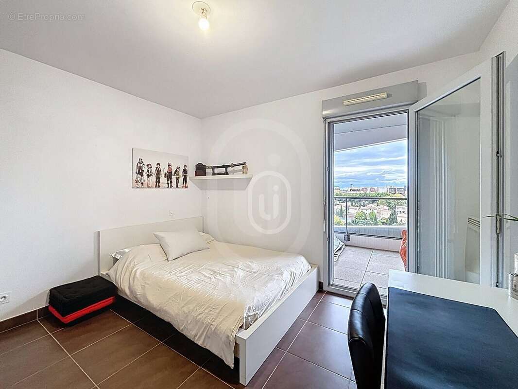 LIRONDE Beau T 4 avec grande terrasse + 2 parkings - photo 8