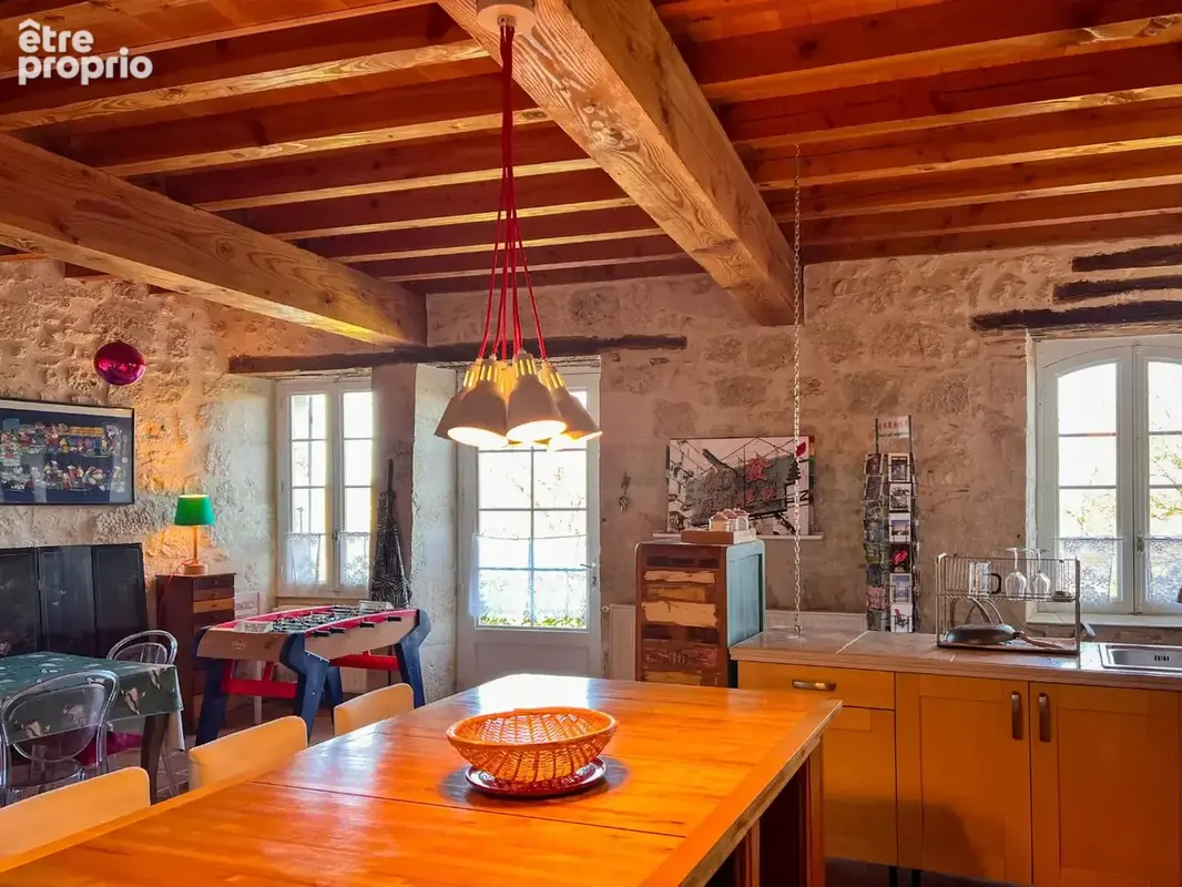 Propriété de charme dans un village prisé avec cour intérieure - photo 11