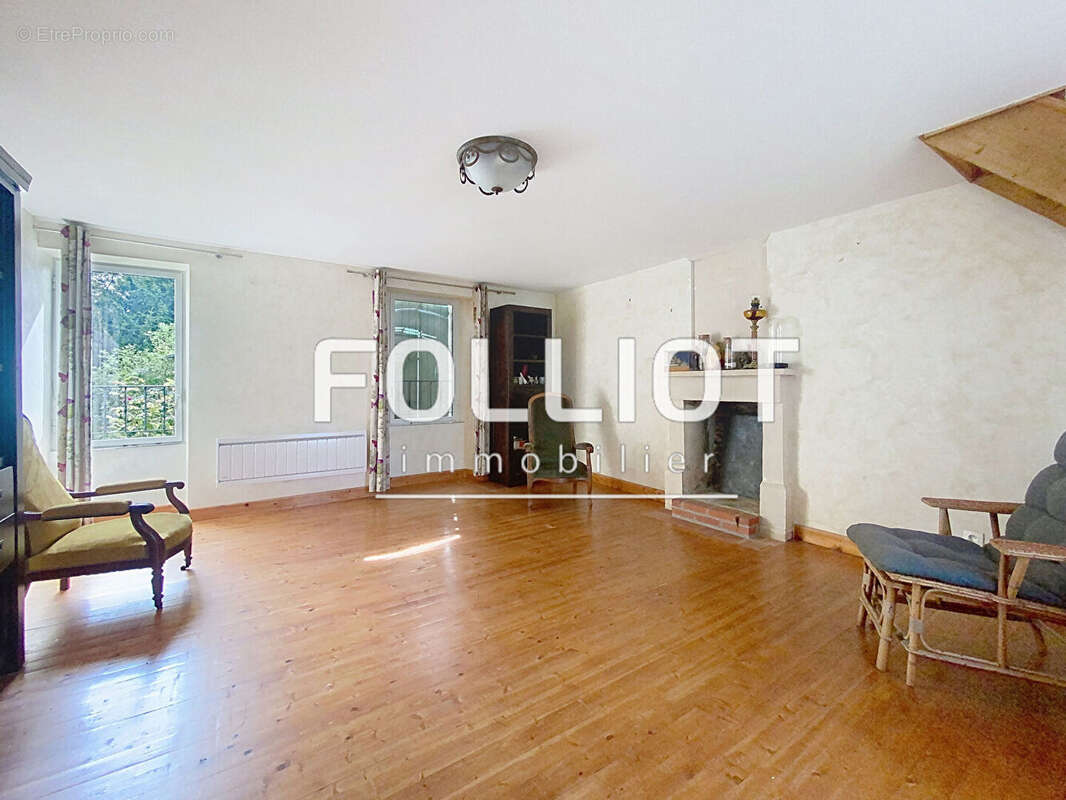 Maison à LES MOUTIERS-EN-CINGLAIS