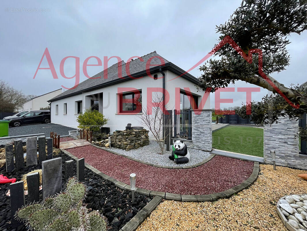 Maison à LA CHAPELLE-DES-MARAIS