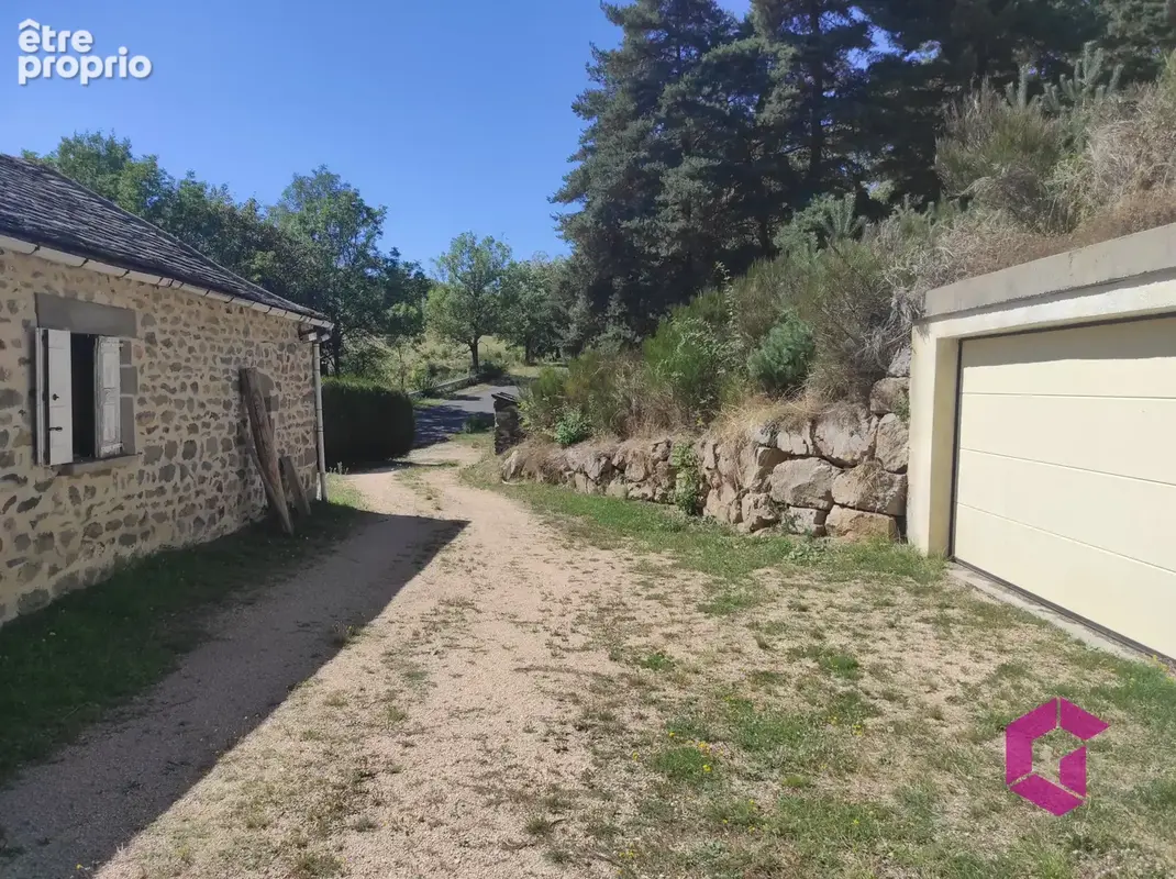 Ancienne ferme en pierres rénovée sur grand terrain. - photo 5