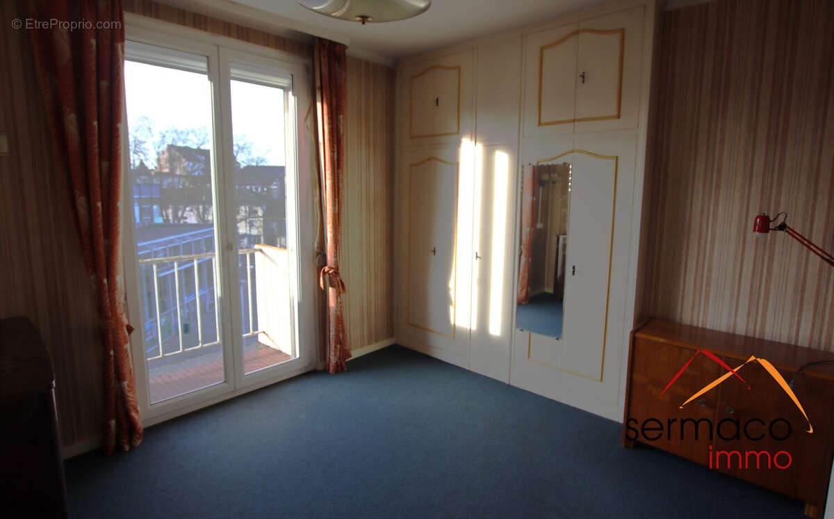 chambre 2 avec balcon - Appartement à SARREGUEMINES