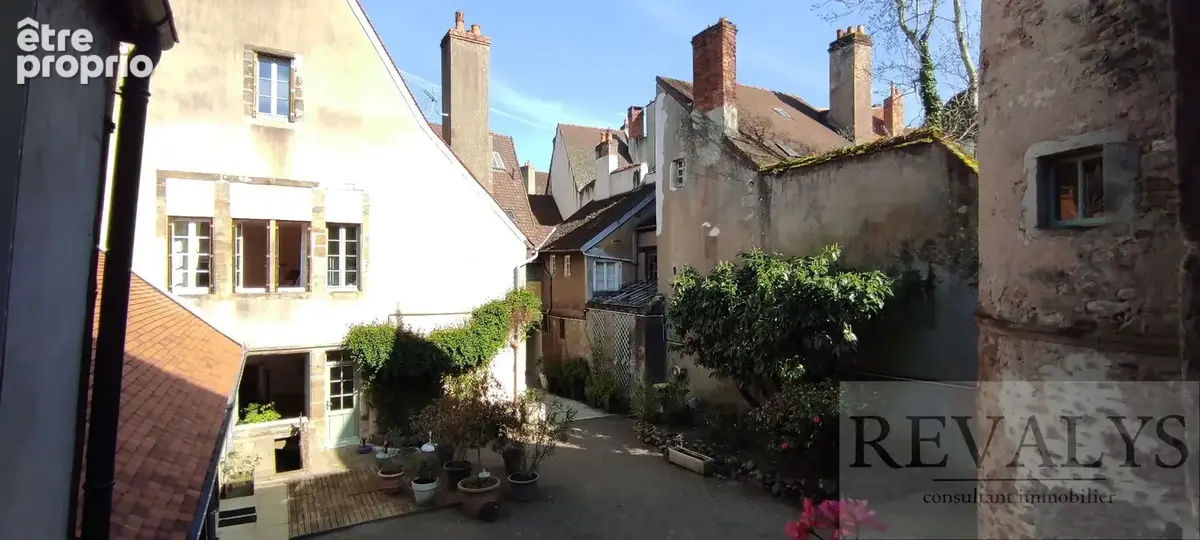 AUTUN 71400 Centre-ville Propriété de caractère 10 pièces 6 chambres Jardins clos et garage - photo 37