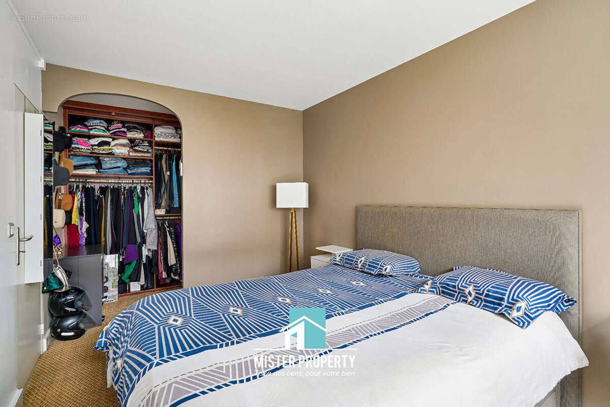Appartement à LEVALLOIS-PERRET