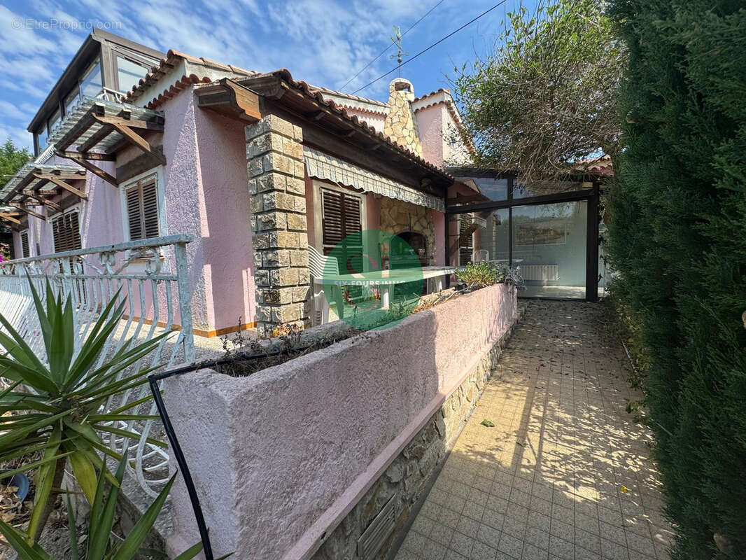Maison à SIX-FOURS-LES-PLAGES