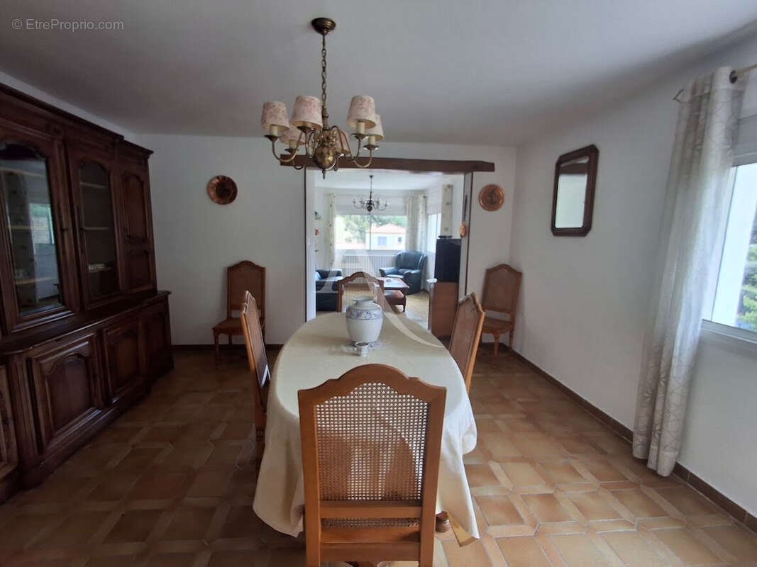 Maison à LA TOUR-SUR-ORB