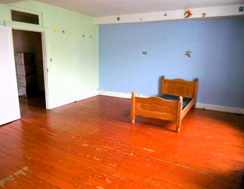 Maison à FERRIERES-SUR-SICHON