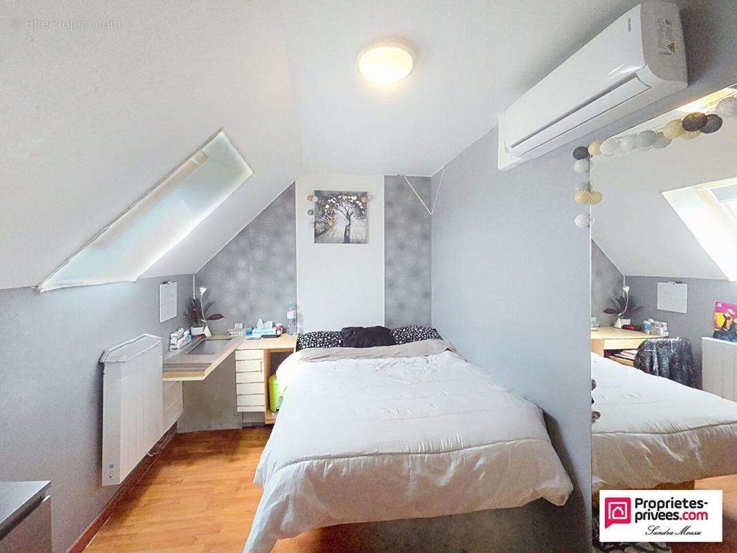 Maison à MAIGNELAY-MONTIGNY