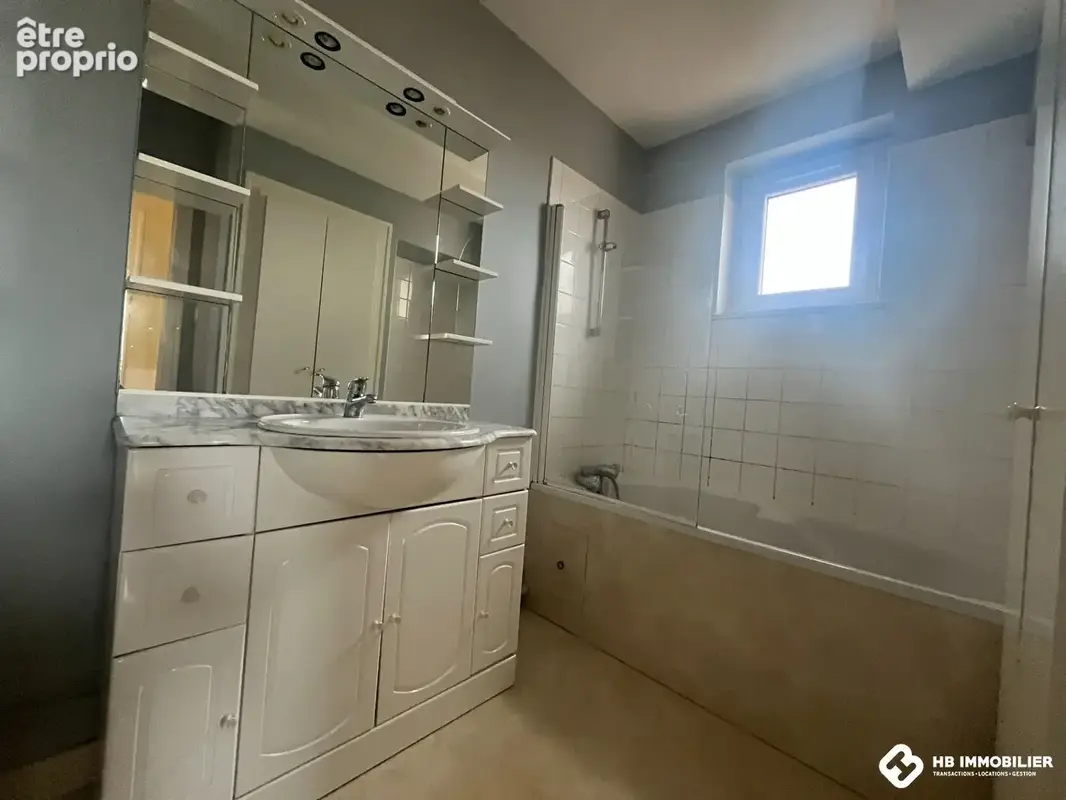 Appartement 5 pièces 3 chambres Riorges - photo 8