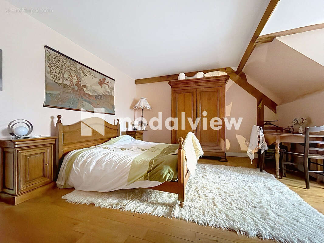 Maison à SAINT-CYR-LA-ROCHE