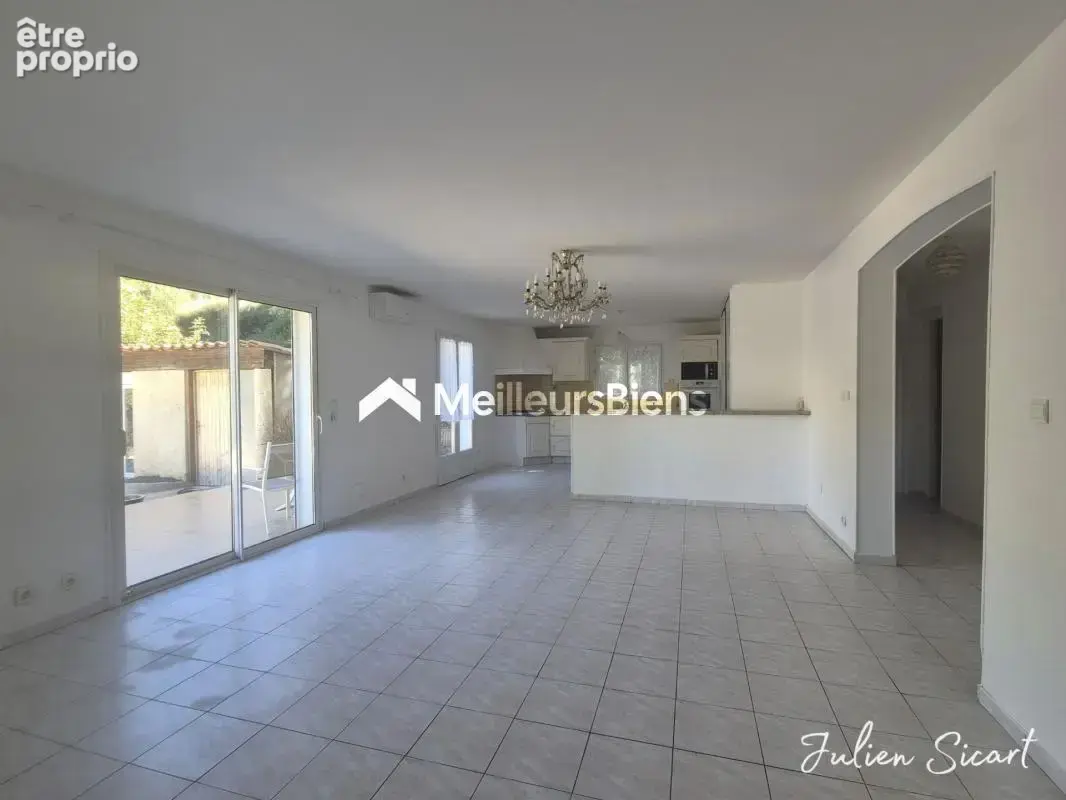 Maison 4 faces de 213 m² habitables – 2 appartements T4 – Terrain de 535 m² - photo 11