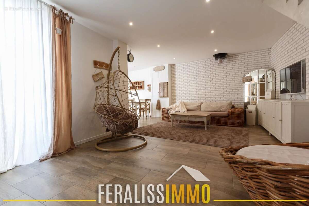 Maison à NEUVILLE-SUR-OISE