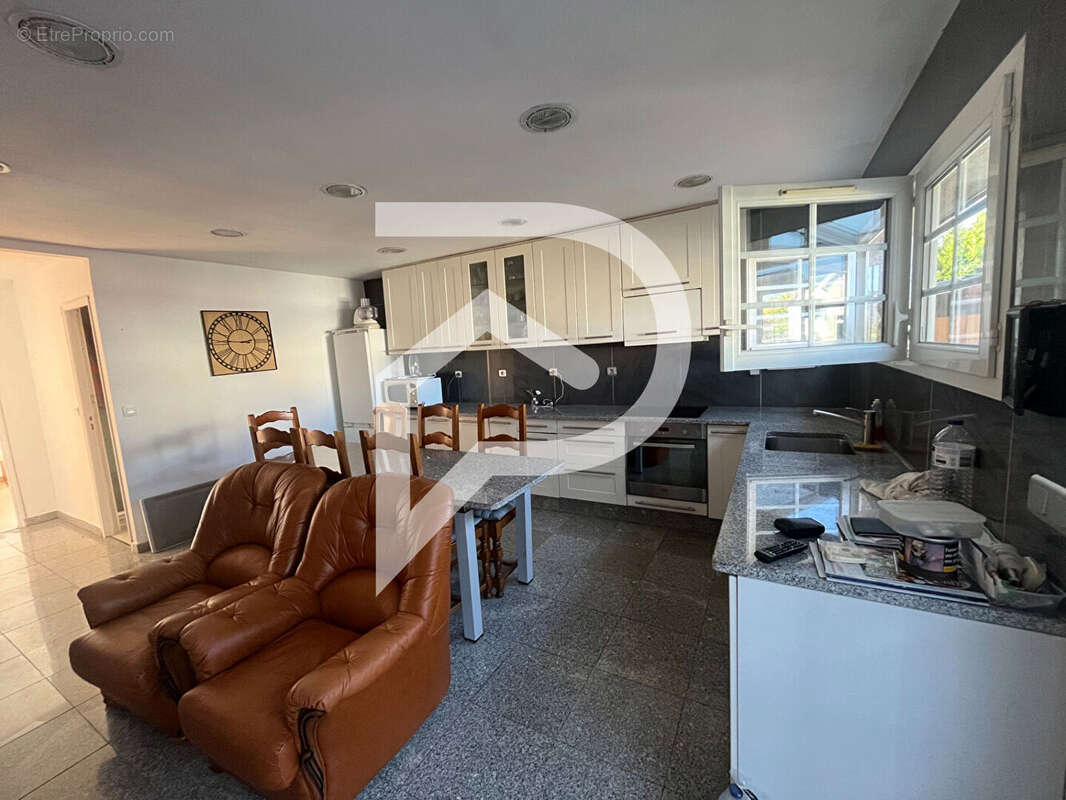 Maison à VIRY-CHATILLON