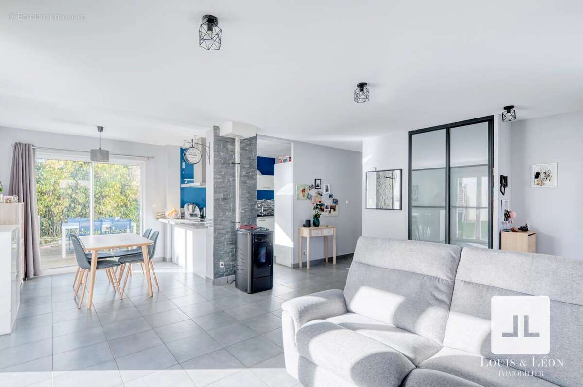 Maison à LACHASSAGNE