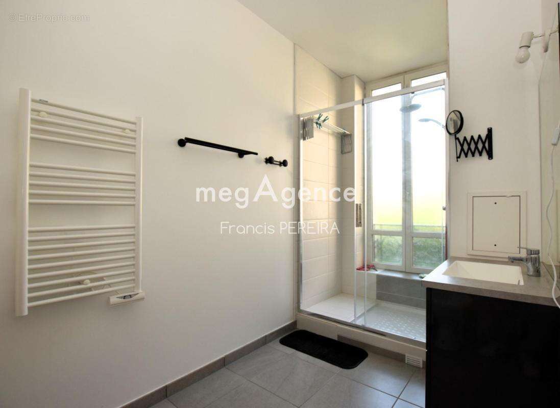 Appartement à VERNEUIL-SUR-SEINE