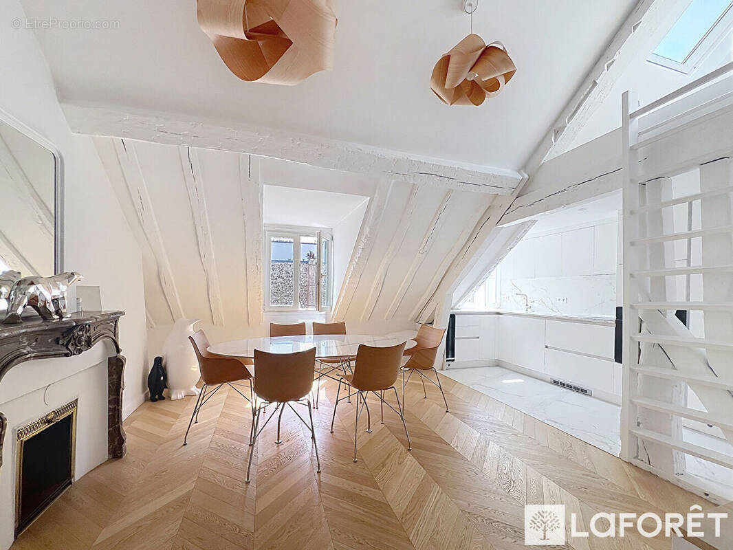 Appartement à PARIS-2E