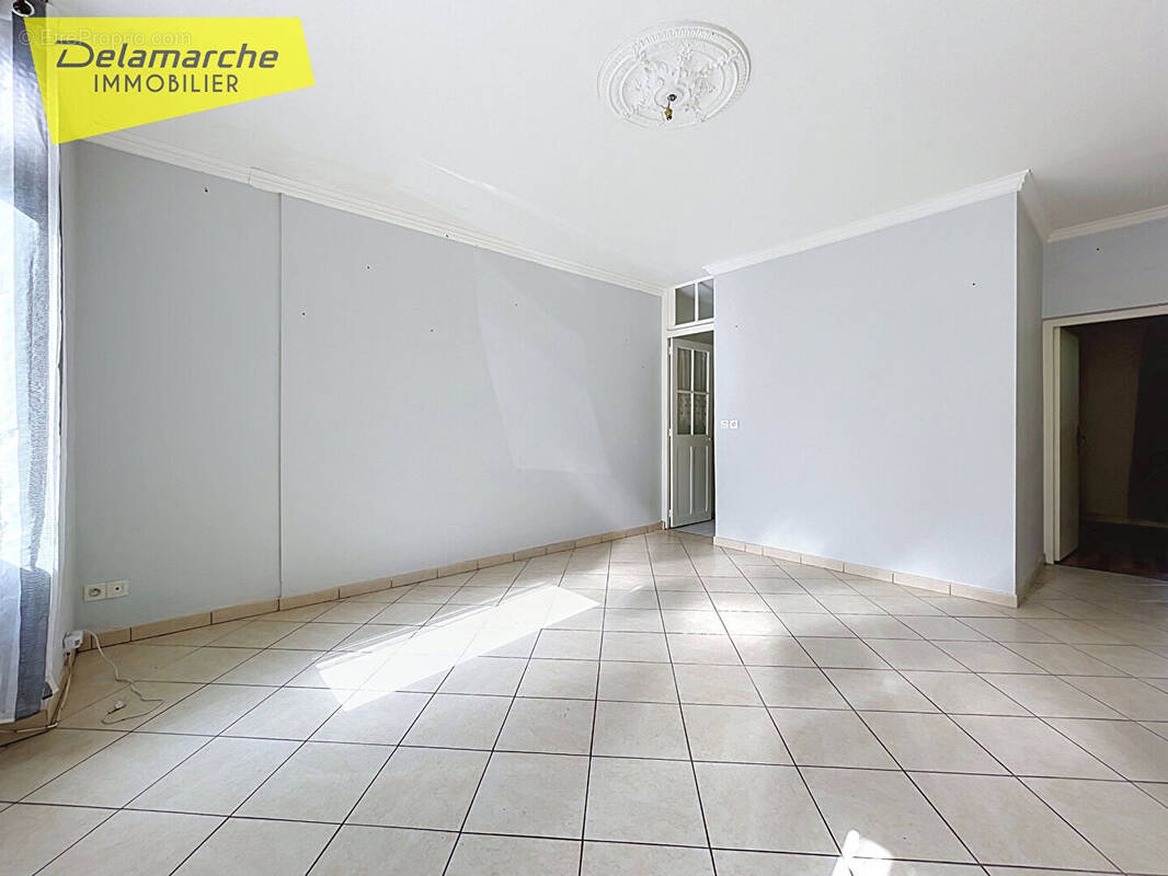 Appartement T2 avec terrasse à Saint-Hilaire-du-Harcouët (50600) - photo 1