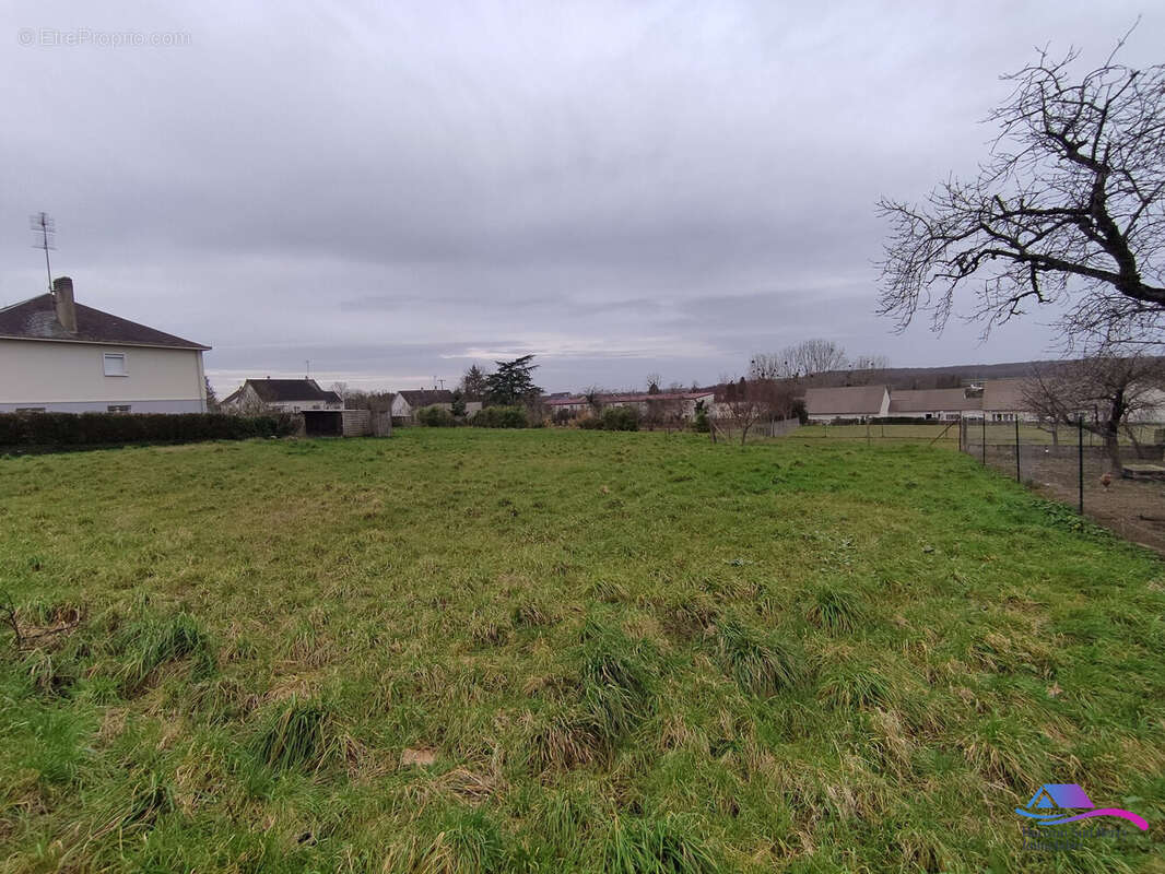 Terrain à CHATEAUMEILLANT