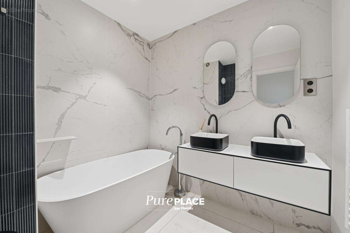 Appartement à PARIS-17E