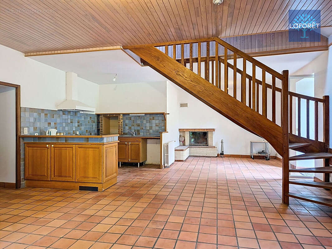 Maison à SAINT-ERBLON