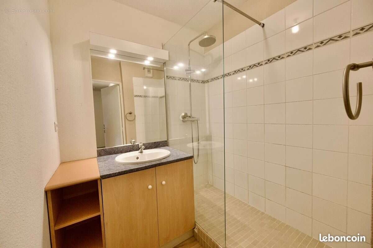Appartement à LA RIVIERE-SAINT-SAUVEUR