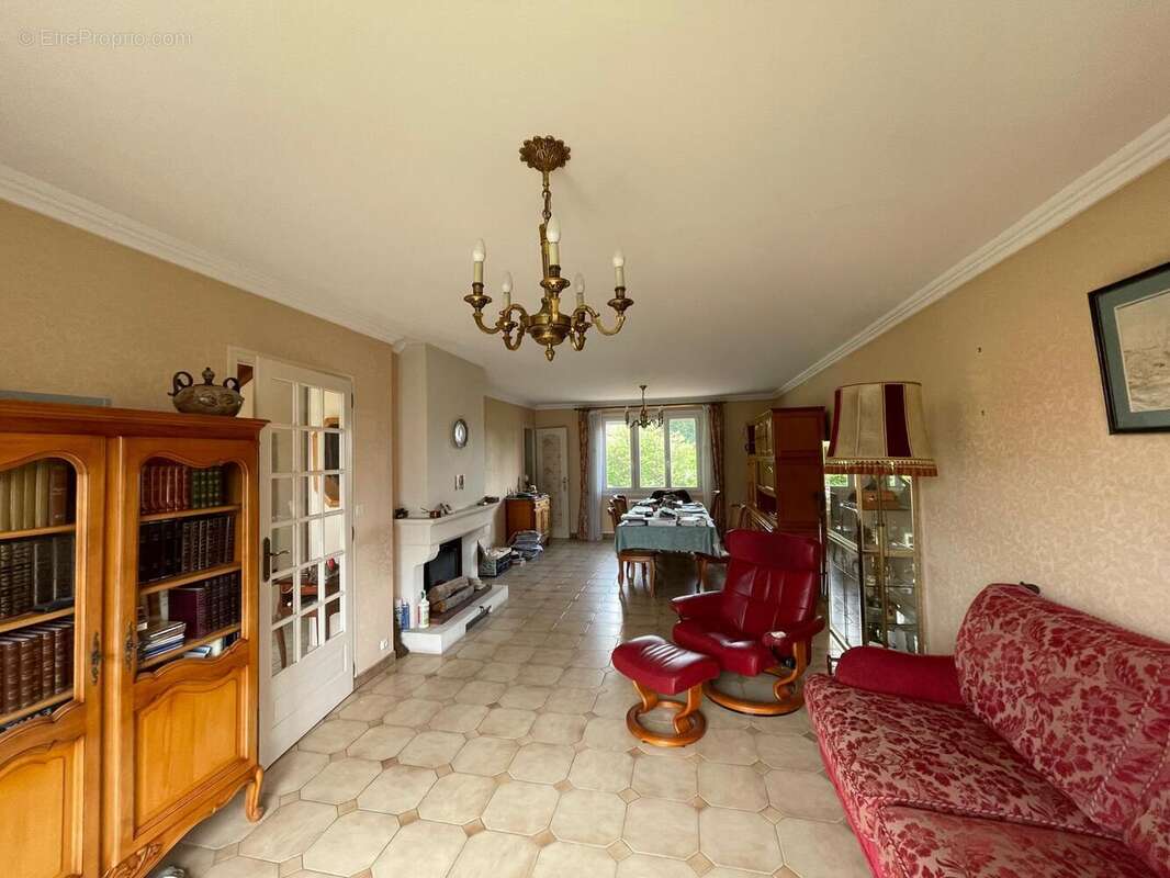 Autre à SAINT-DOULCHARD