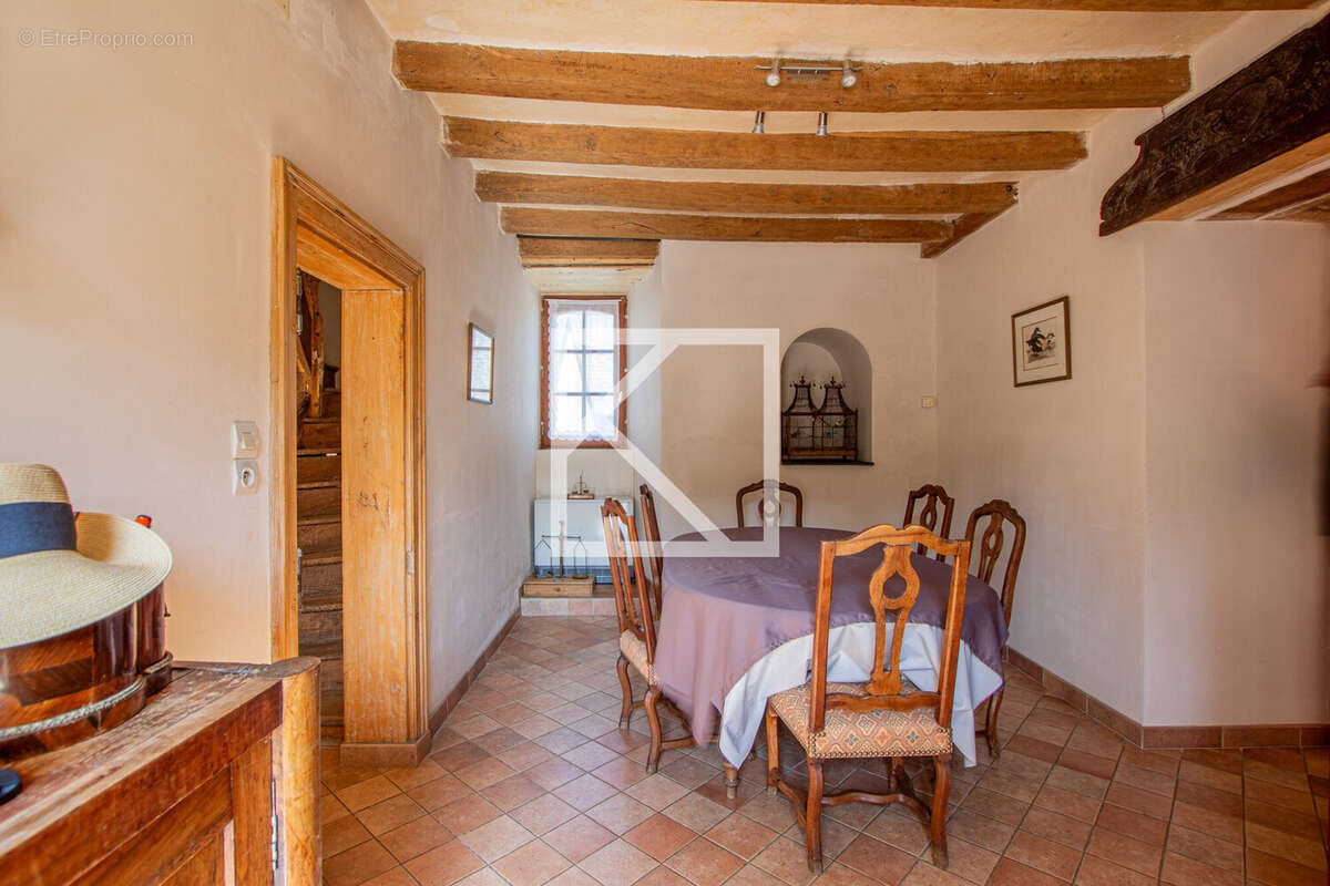 Maison à CORNILLE-LES-CAVES