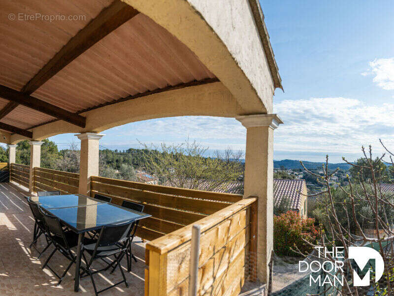 Maison à FLASSANS-SUR-ISSOLE