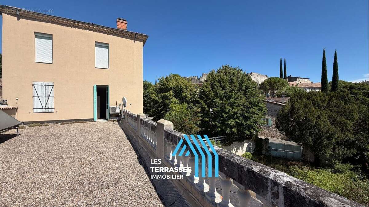 Maison 276 m² à Sauzet  - photo 3