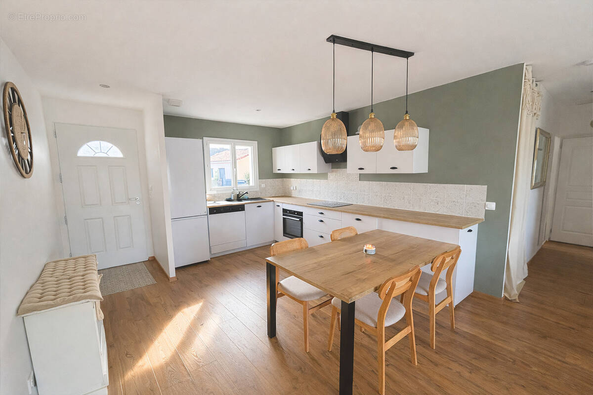 Maison à MONTELIMAR