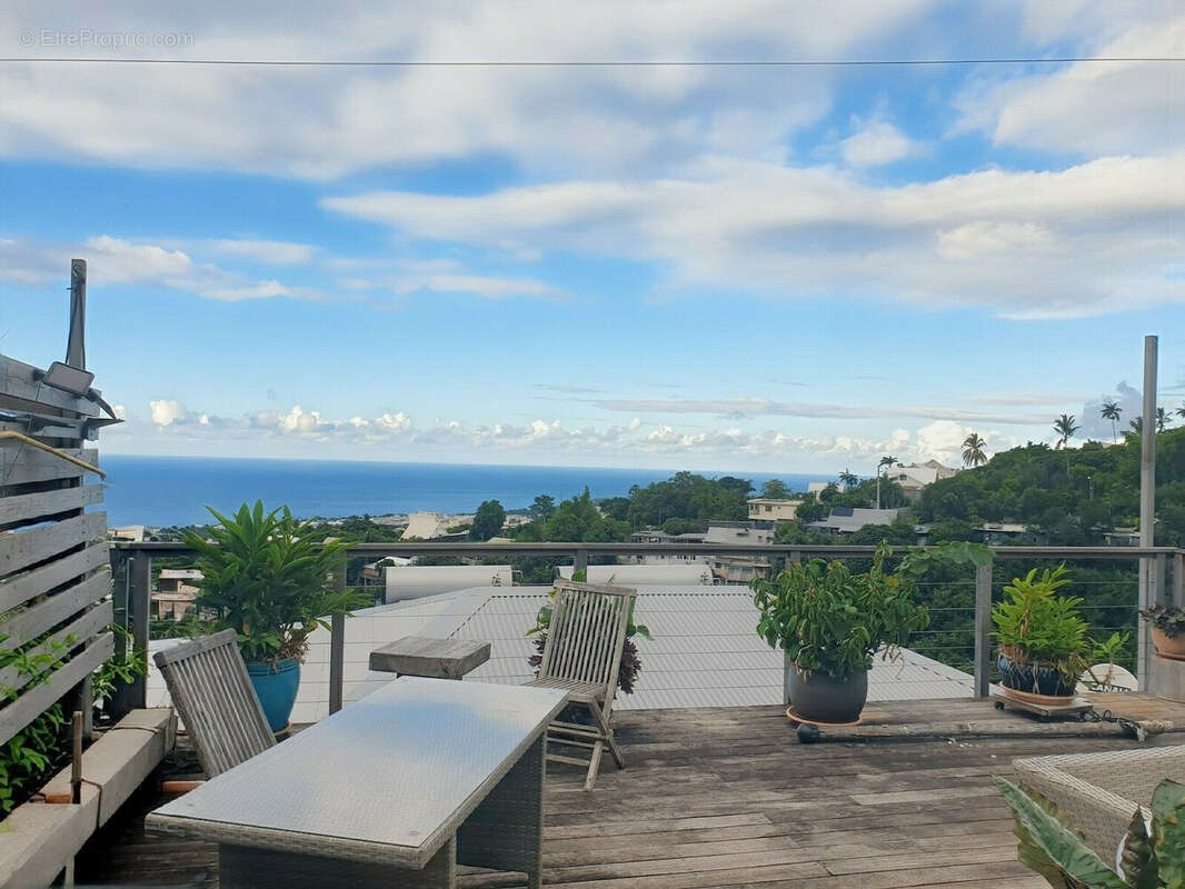 Maison 207 m² à Saint-Denis  - photo 7