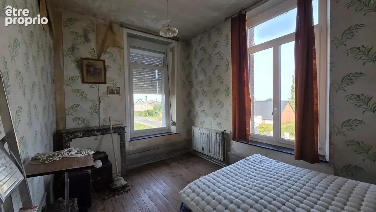 Maison bourgeoise à rénover avec de grandes dépendances située à Wignehies - photo 8