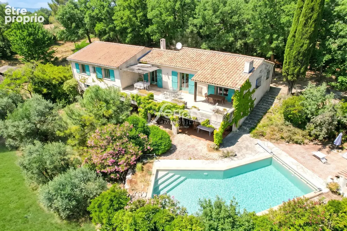 Photo Maison à Callas au prix de 449 000€