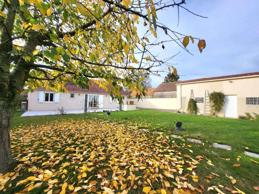 Maison à ETAMPES